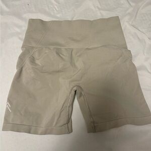 Oner active  size medium effortless seamless shorts